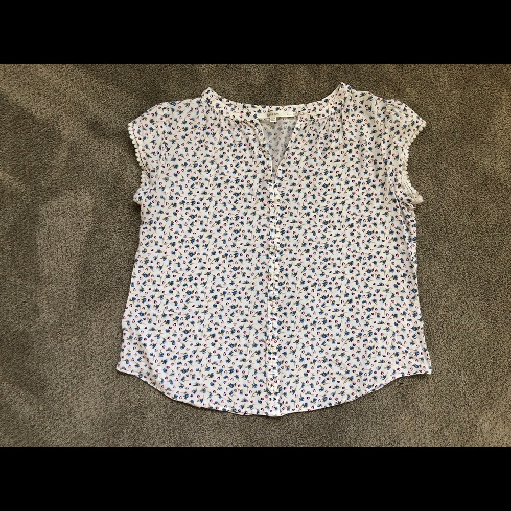 Short sleeved blouse